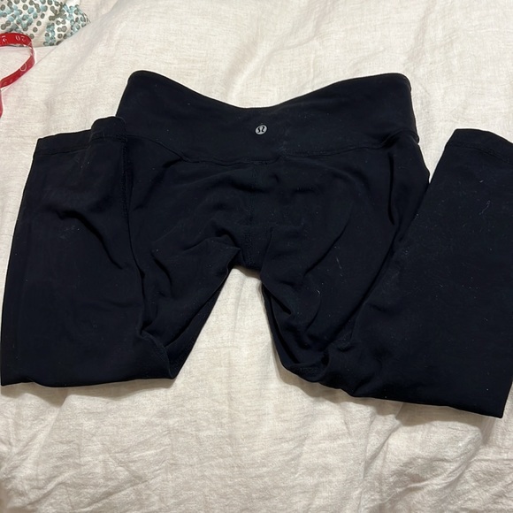 Lululemon Wunder Under Crop - Picture 3 of 7